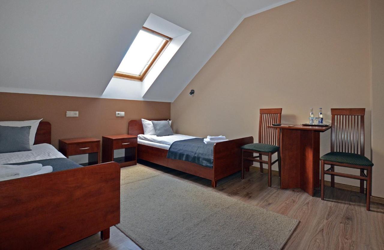 Hotel Tyniecki Cracovia Esterno foto