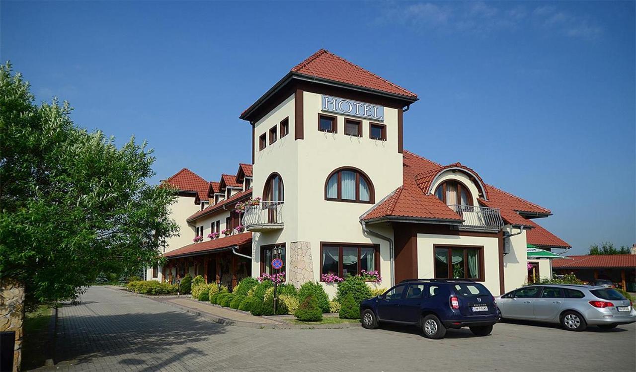 Hotel Tyniecki Cracovia Esterno foto