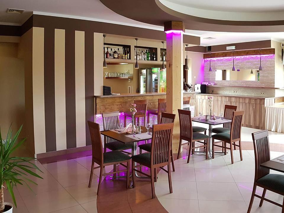 Hotel Tyniecki Cracovia Esterno foto